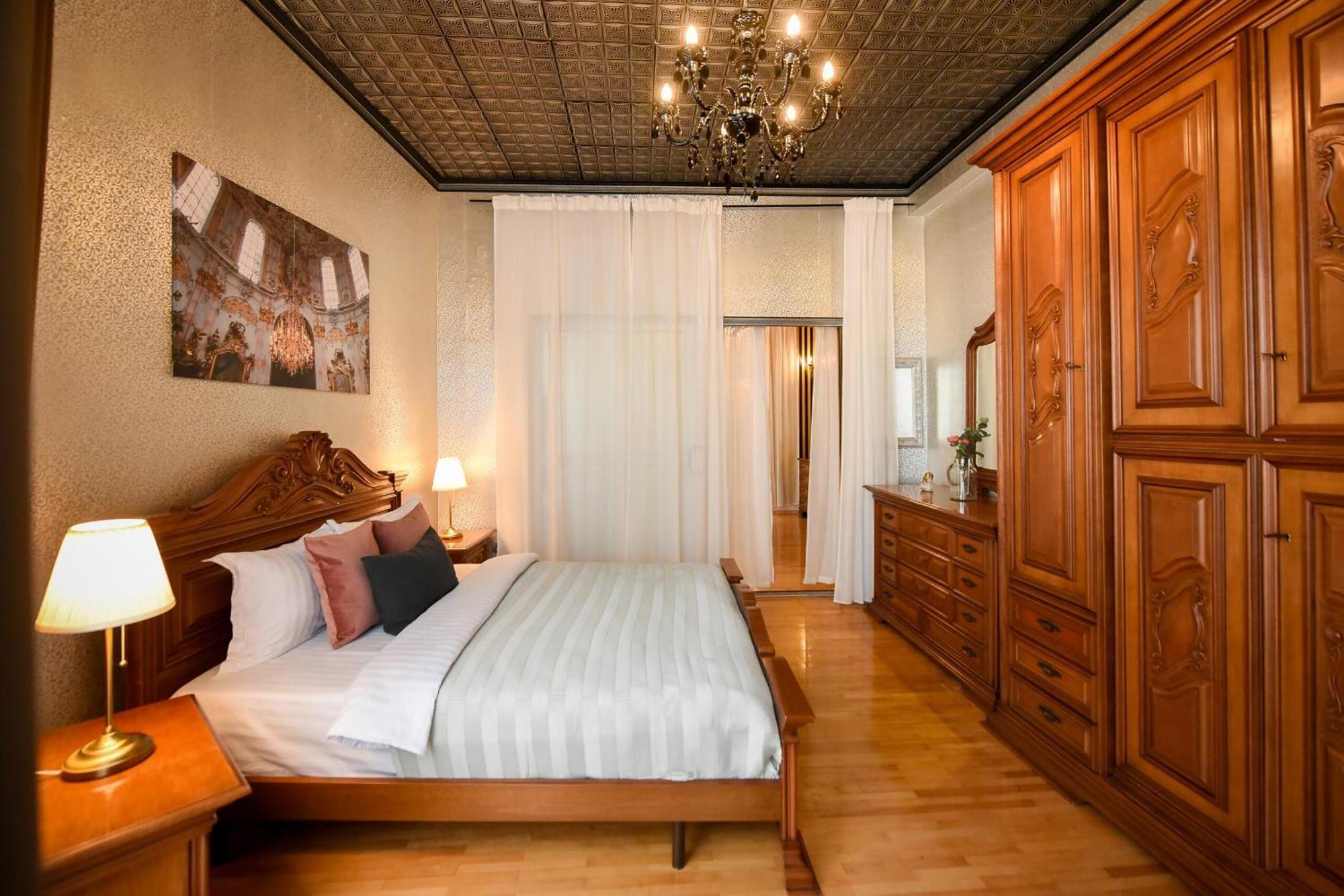 Centrally Located 2Br Apartment With Balcony & Unique Design Boekarest Buitenkant foto