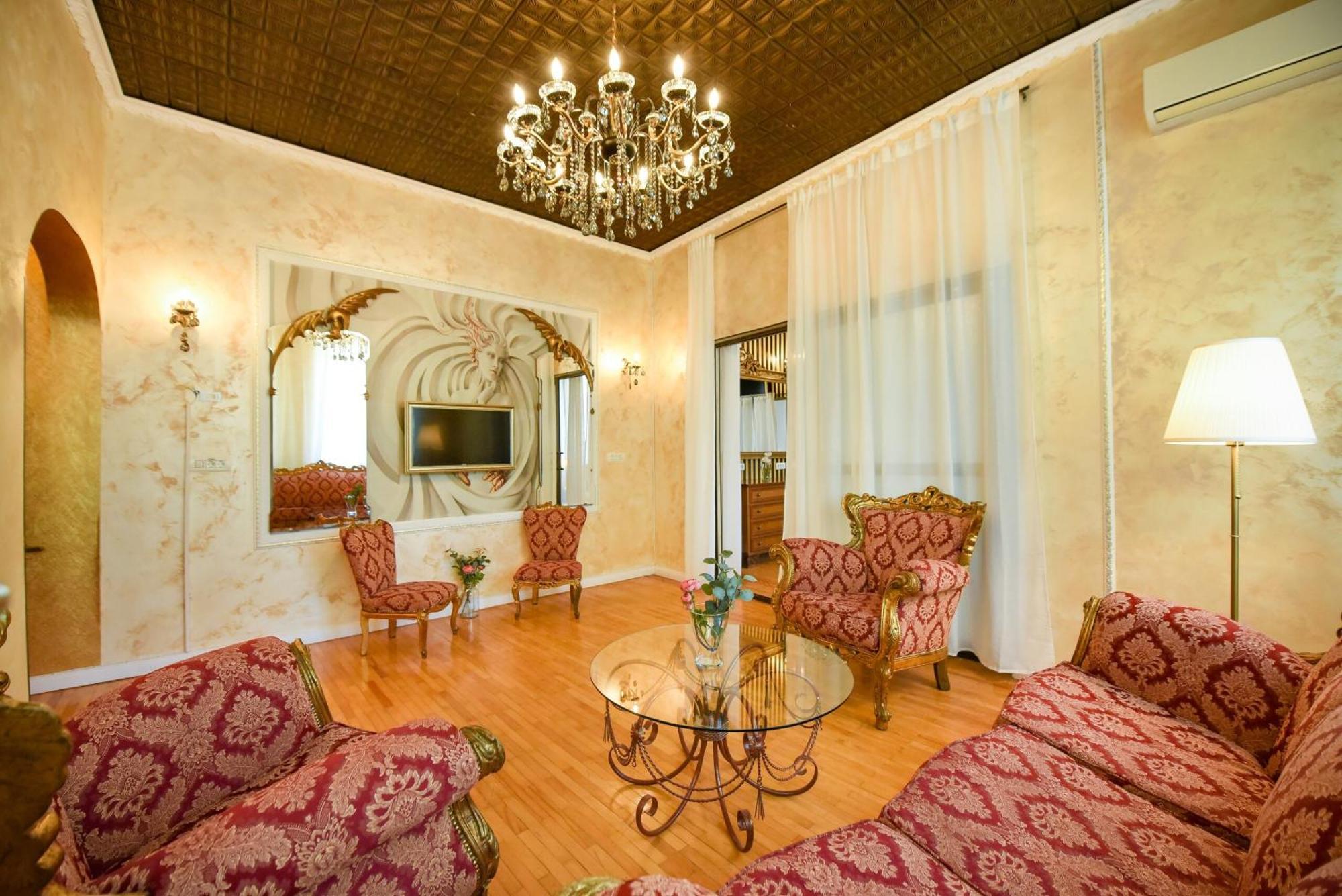 Centrally Located 2Br Apartment With Balcony & Unique Design Boekarest Buitenkant foto